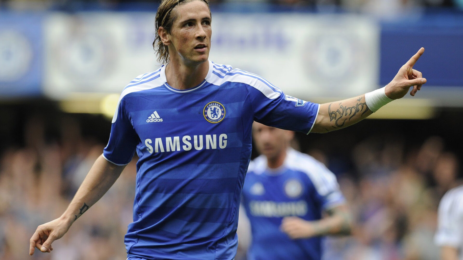 蓝黄军团的烈焰，2026世界杯A组揭幕战，罗马尼亚用控球与韧性撕碎沙特，库尔图瓦一夫当关